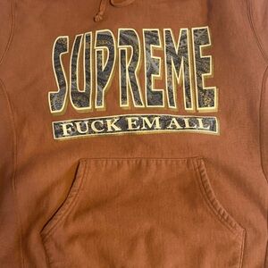 Supreme Hoodie